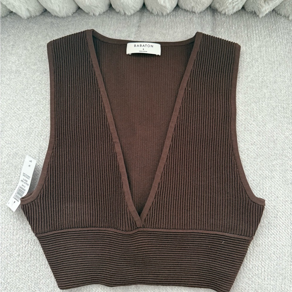 NWT Babaton Sculpt Knit Deep V top in coffee bean size S